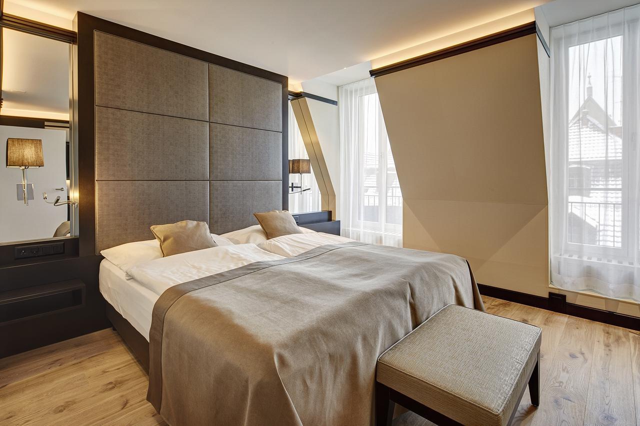Deluxe Suite,537221580:JPEG