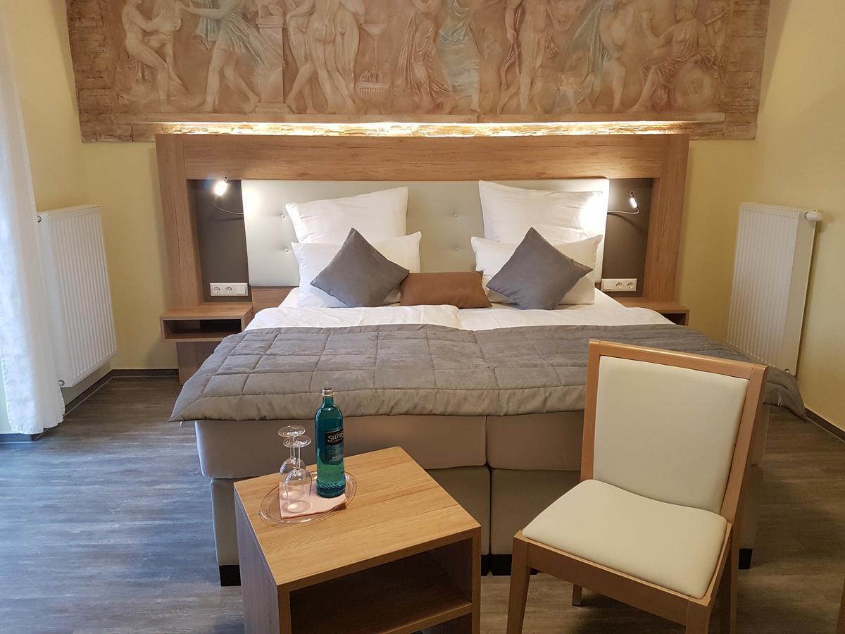 Luxury Triple Room,543437904:JPEG