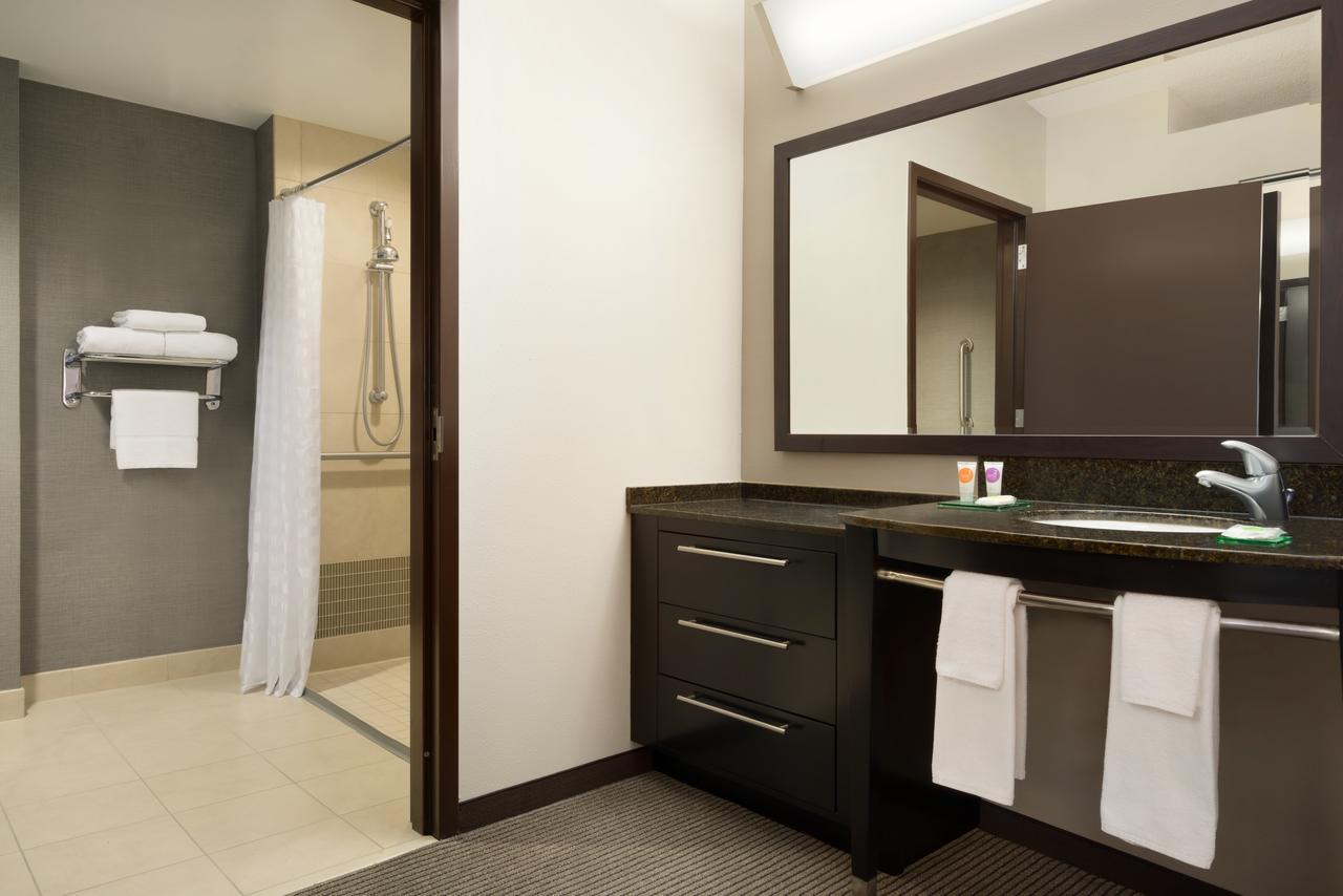 King Room with Sofa Bed and Roll-In Shower - Disability Access