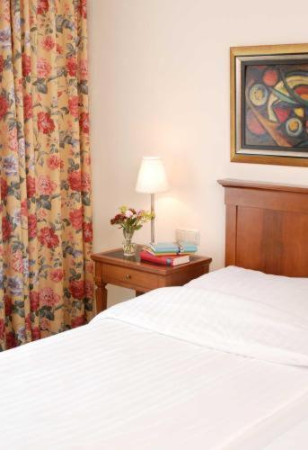 Single Room,1212174112:JPEG