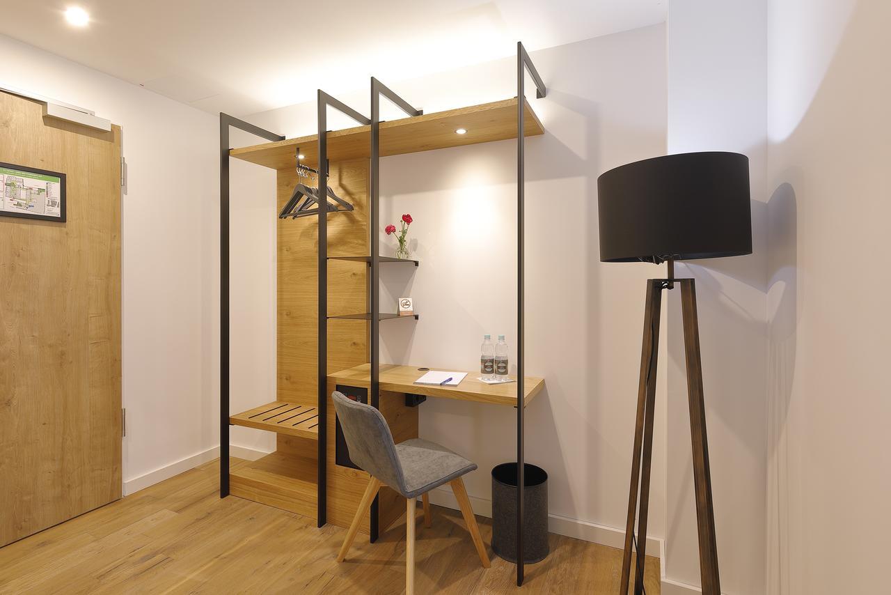 Deluxe Single Room,1141394863:JPEG