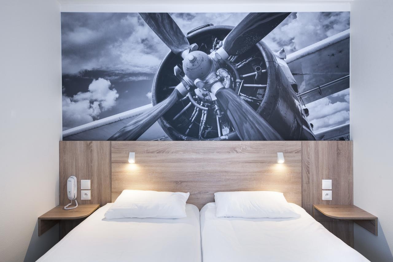 2 Single Beds - Superior Room