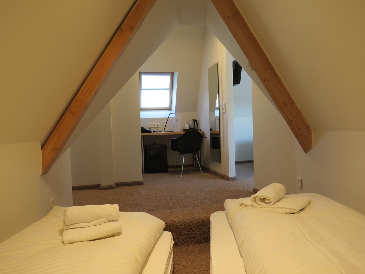Family Room,643848477:JPEG