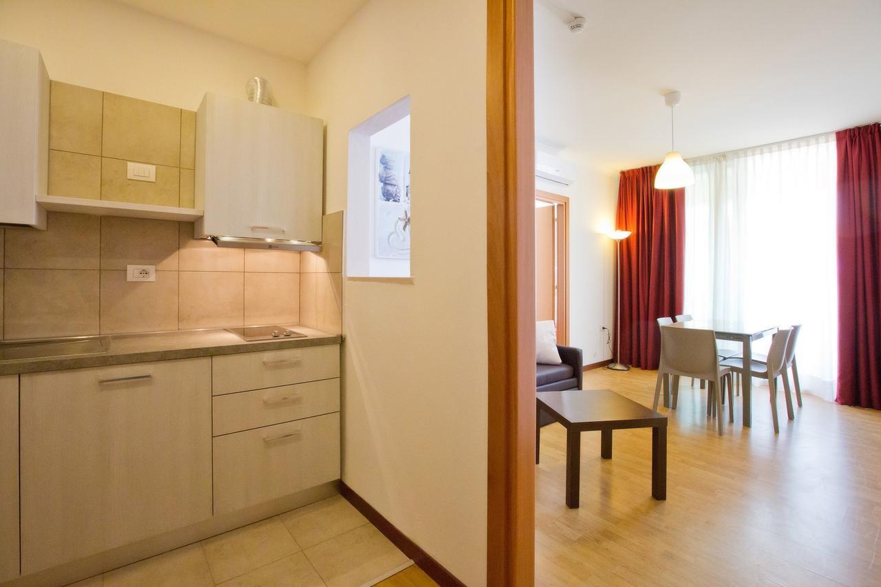 Apartment with Balcony,646454040:JPEG