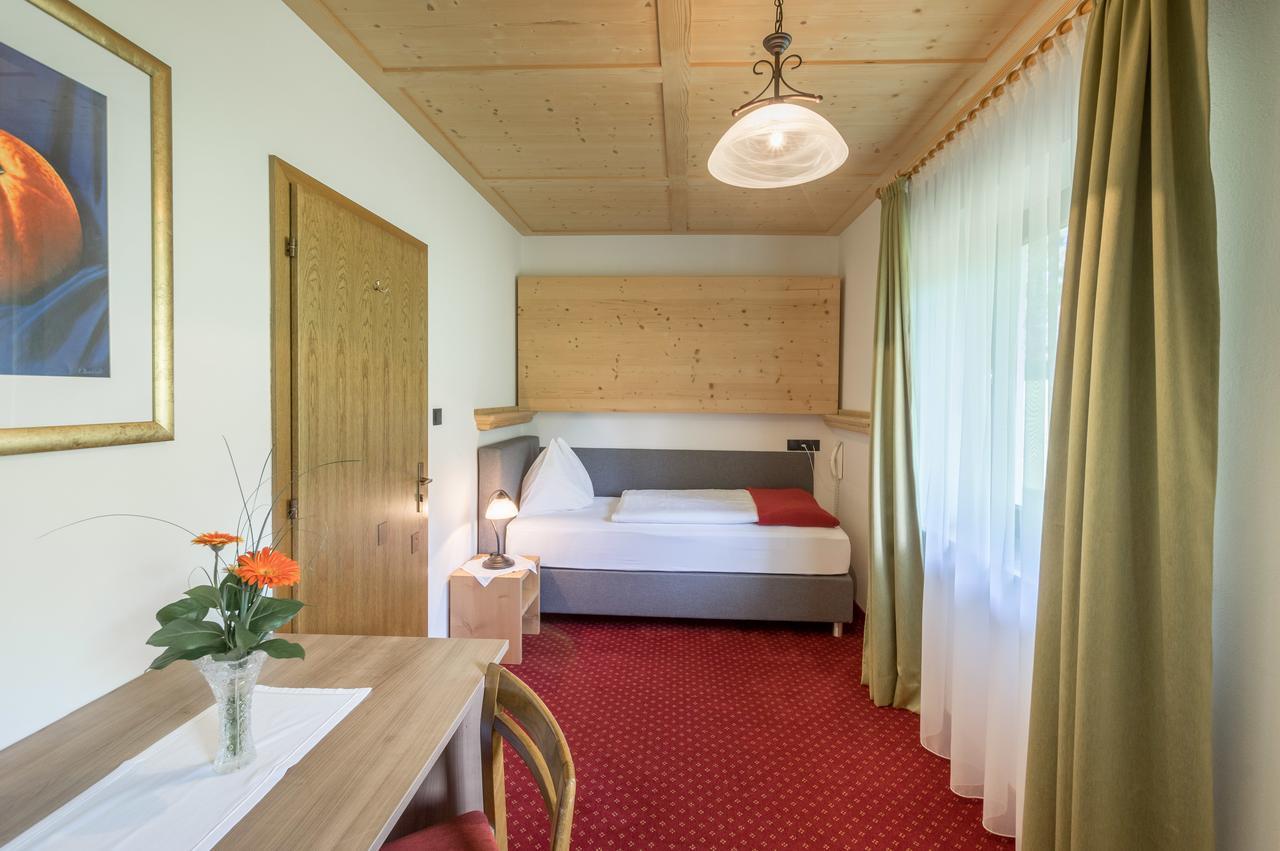 Single Room,1588401989:JPEG