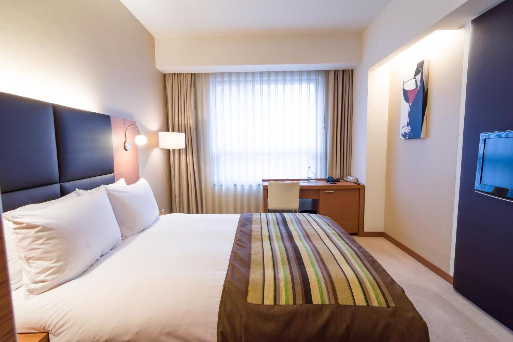 Accessible 1 Double Bed Non-Smoking Room,186006885:JPEG