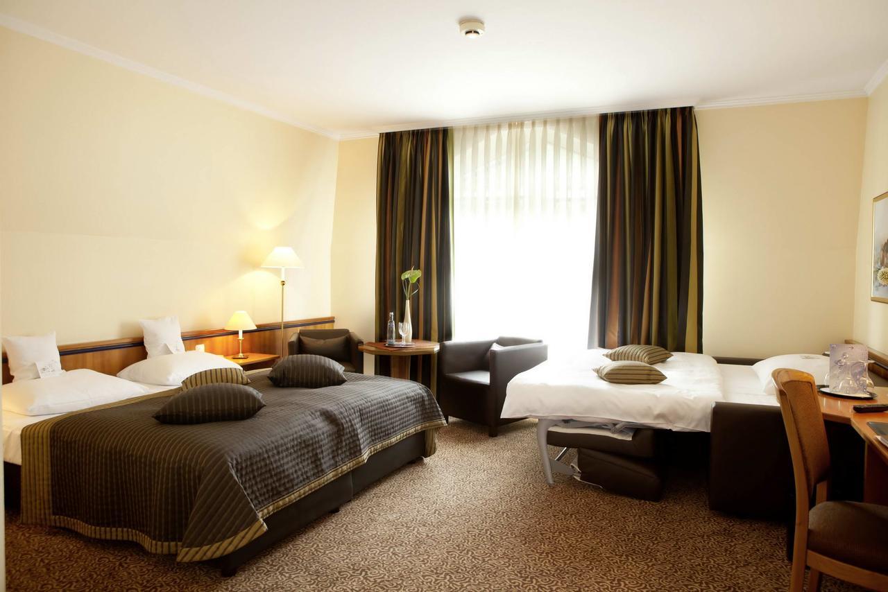 Executive Room,925557703:JPEG
