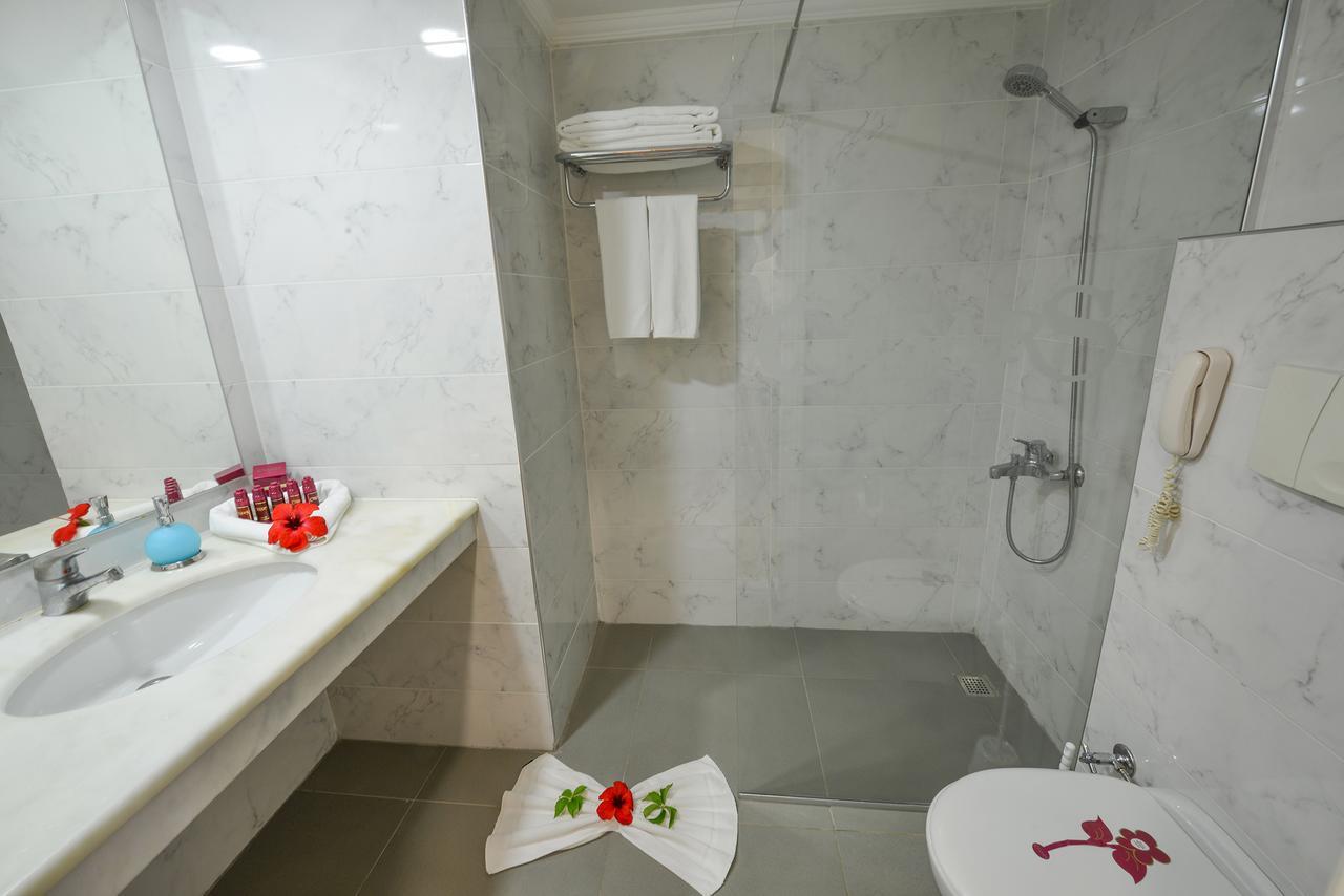 Chambre Double Standard (2 Adultes + 2 Enfants)