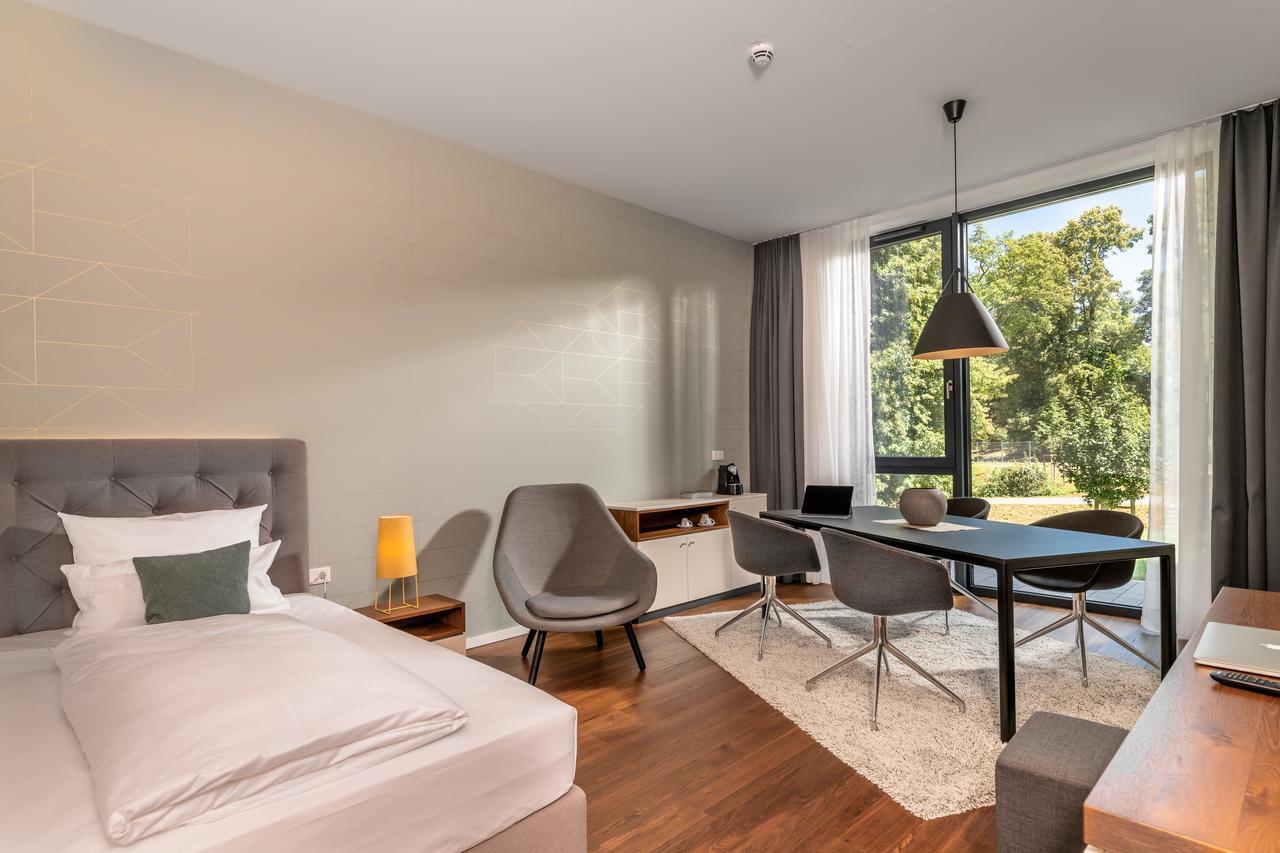 Single Room,517951551:JPEG