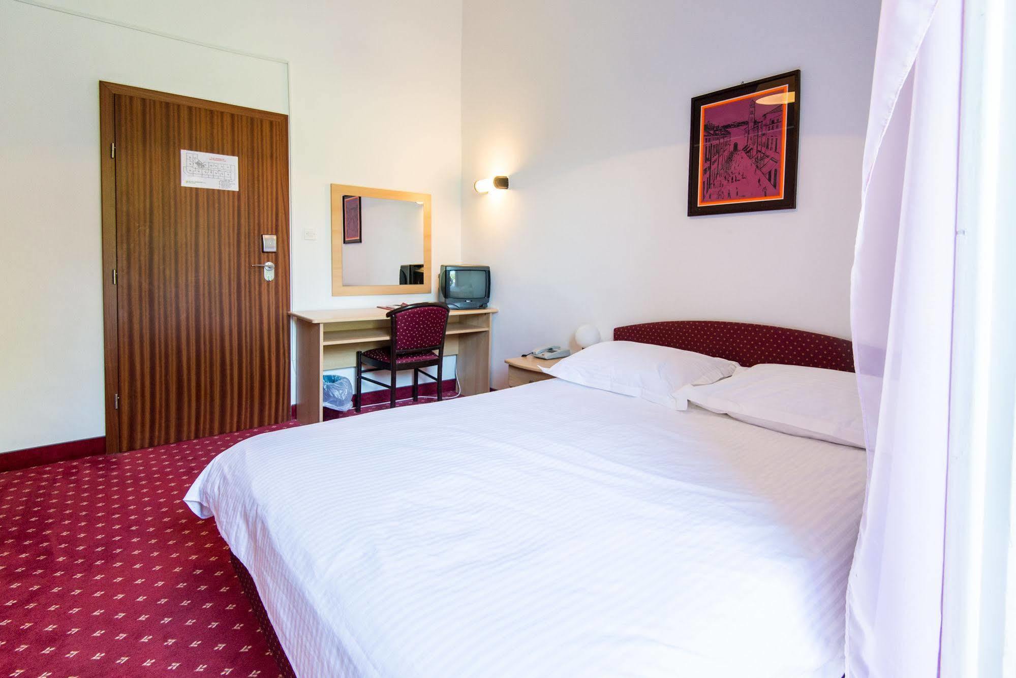 Double / Twin Room with Park View