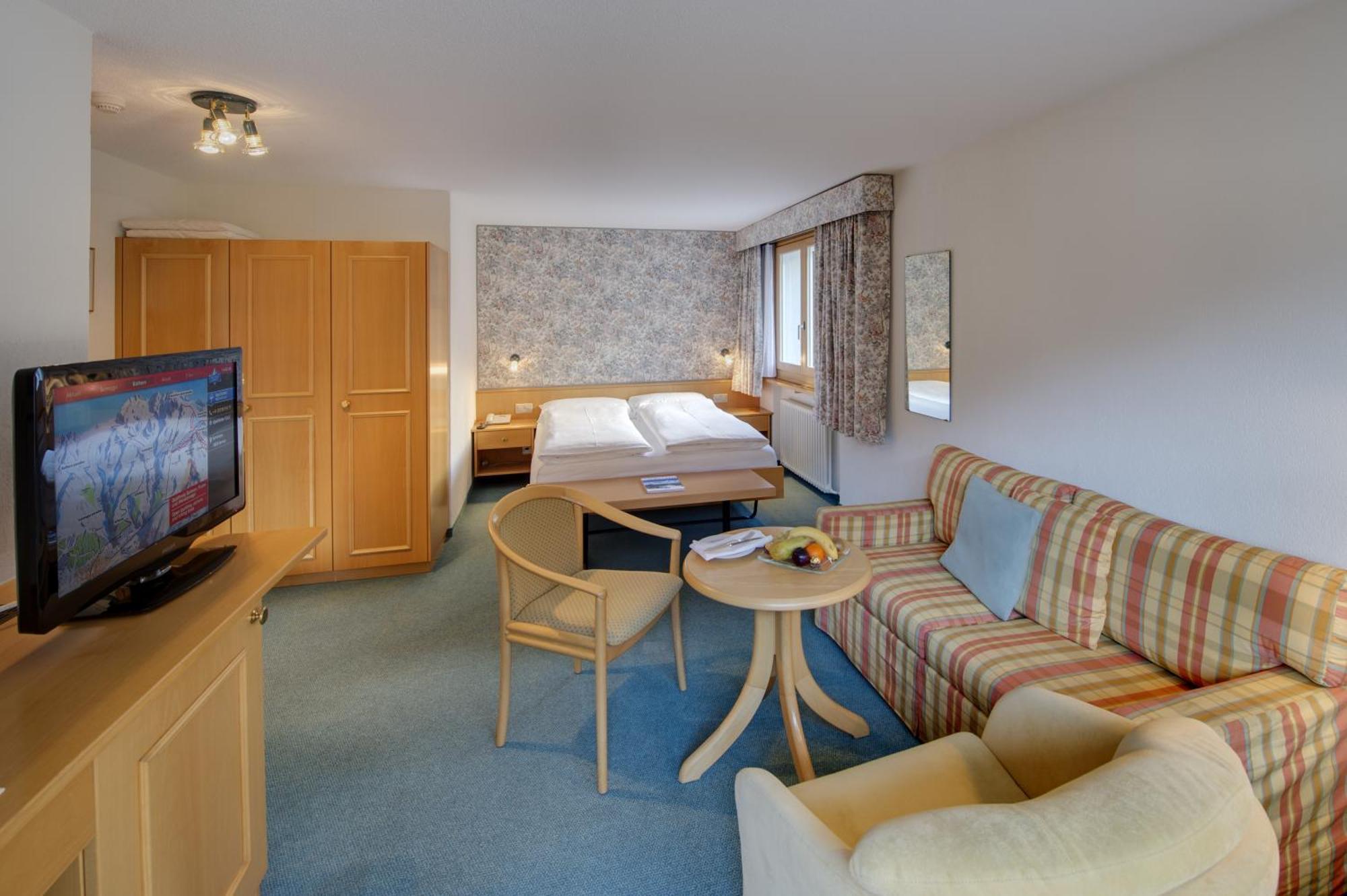 Junior Suite with Lateral Matterhorn View,451740744:JPEG