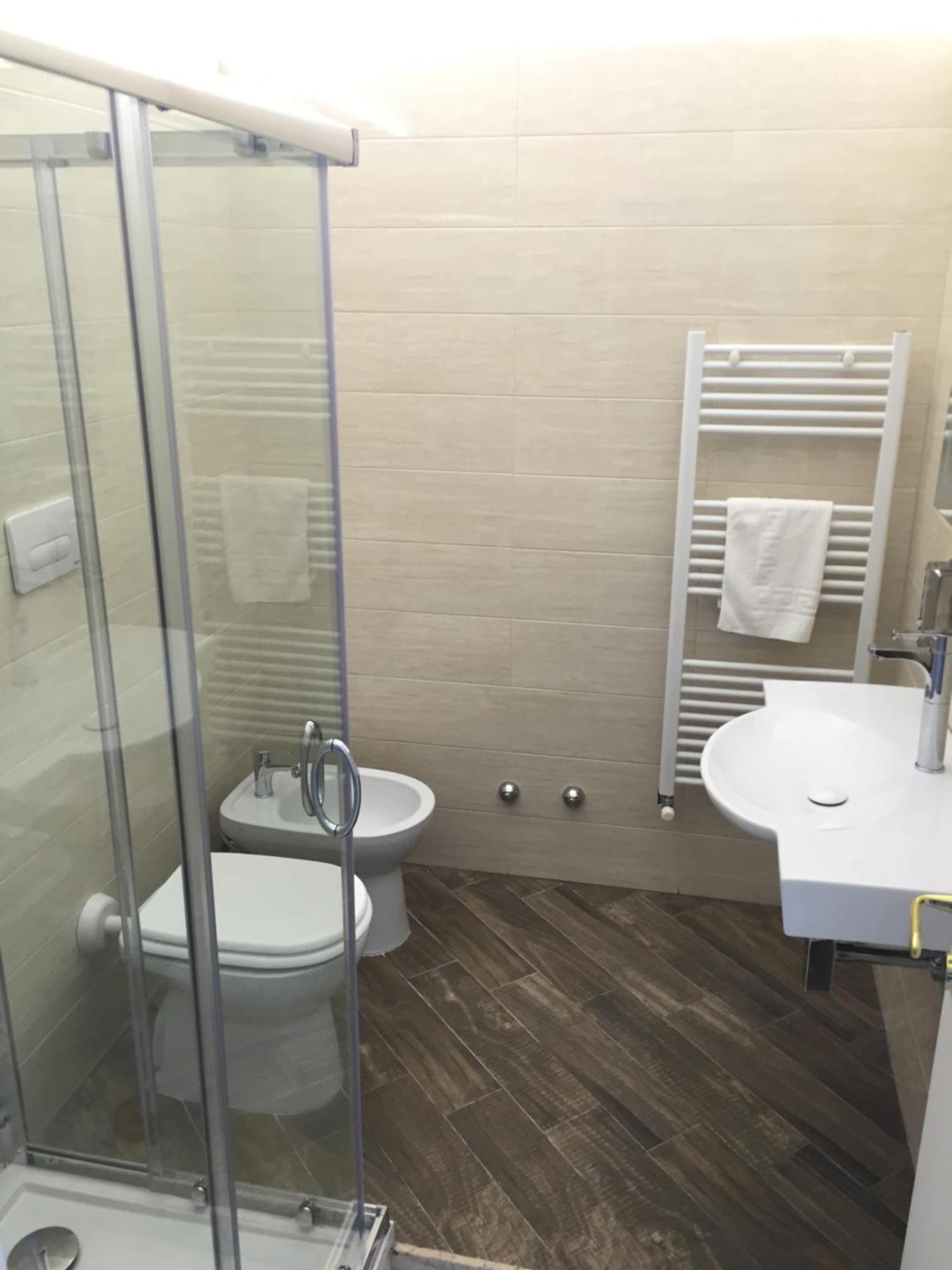 One-Bedroom Apartment,377887300:JPEG
