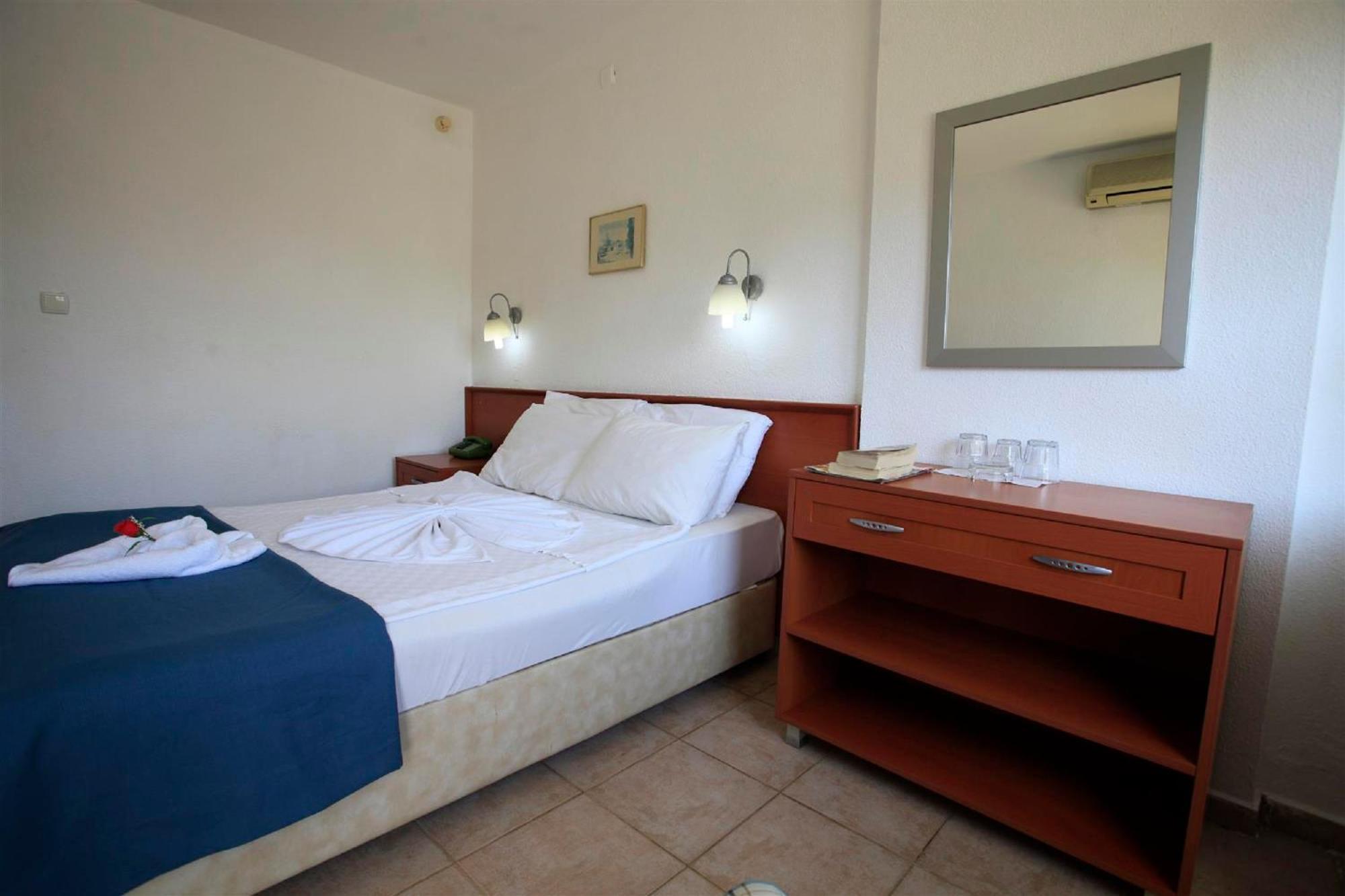 Standard Double or Twin Room,896205244:JPEG