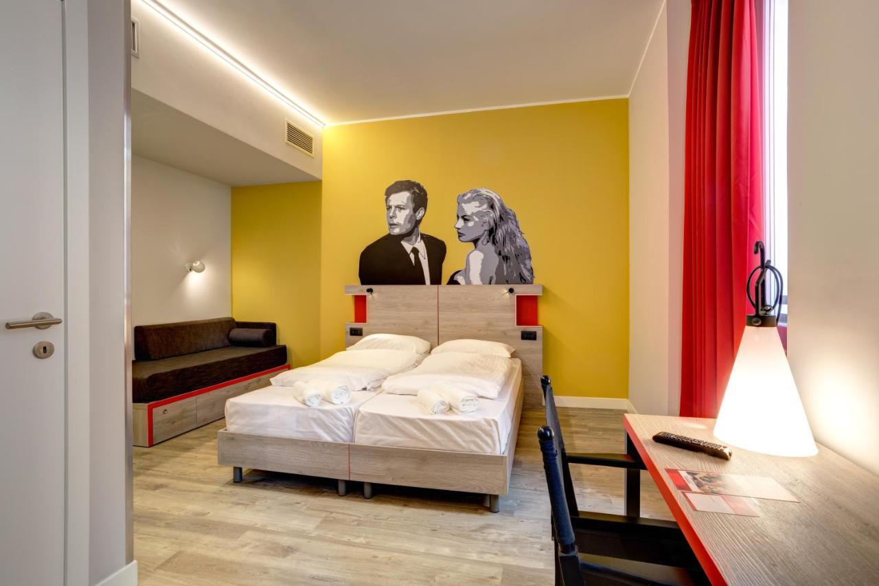Triple Room,696027837:JPEG