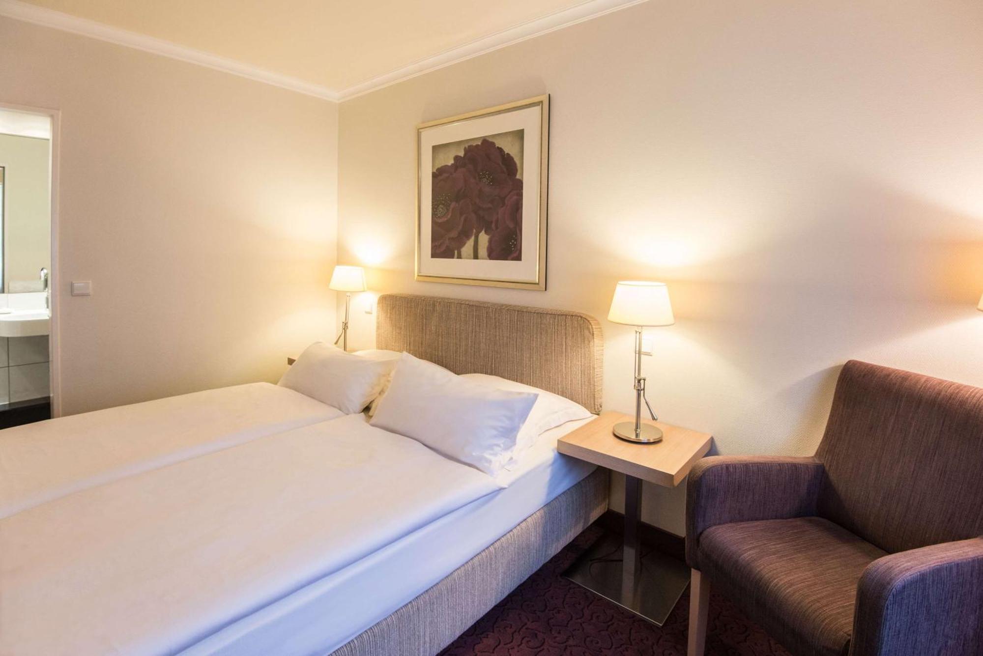Standard Double Room,702536029:JPEG