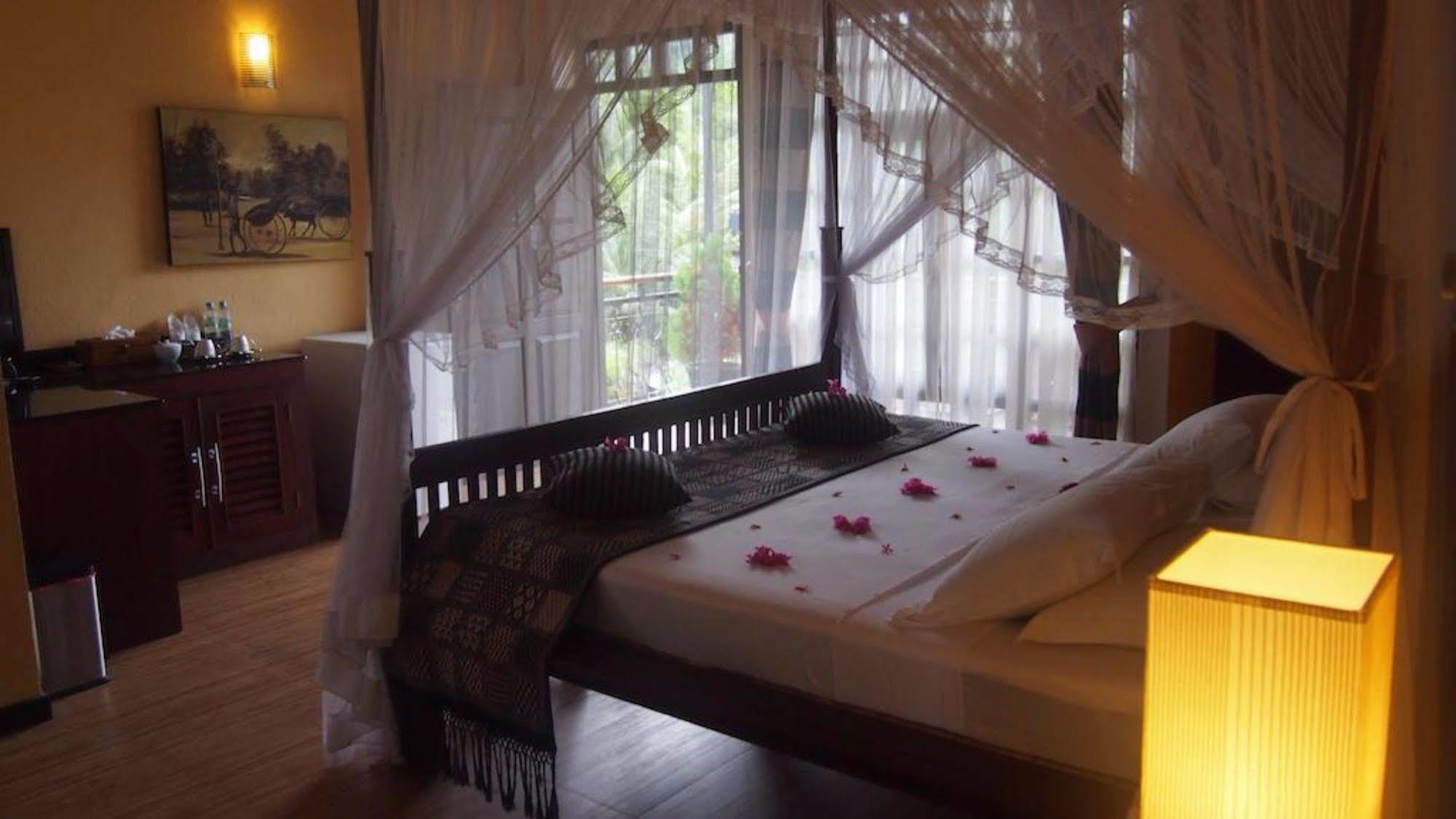 Penthouse Suite,702785725:JPEG