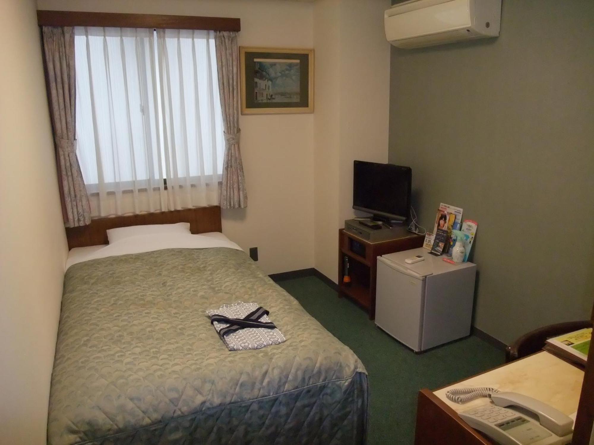 Single Room B Non-Smoking,704119699:JPEG