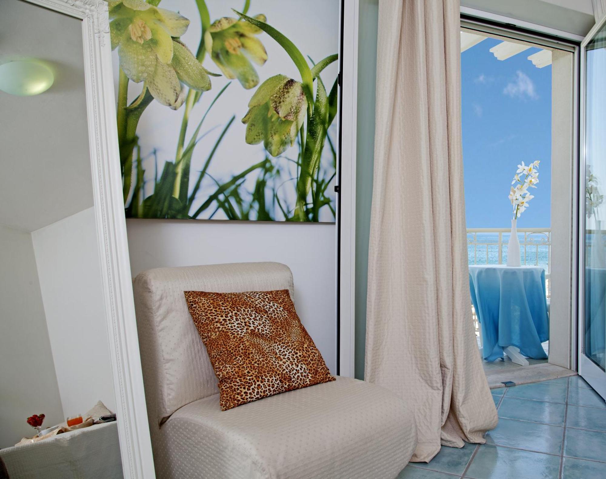 Double or Twin Room with Sea View,1004347389:JPEG