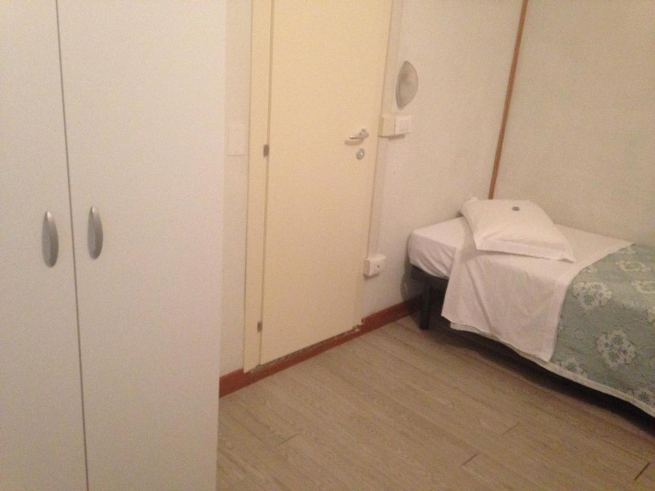 Single Room,721515085:JPEG