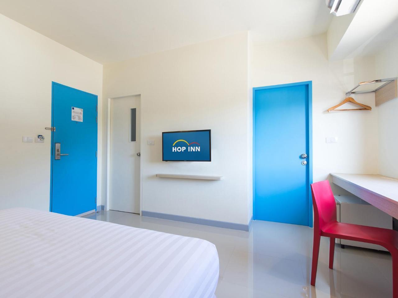 Standard Double Room,723377902:JPEG