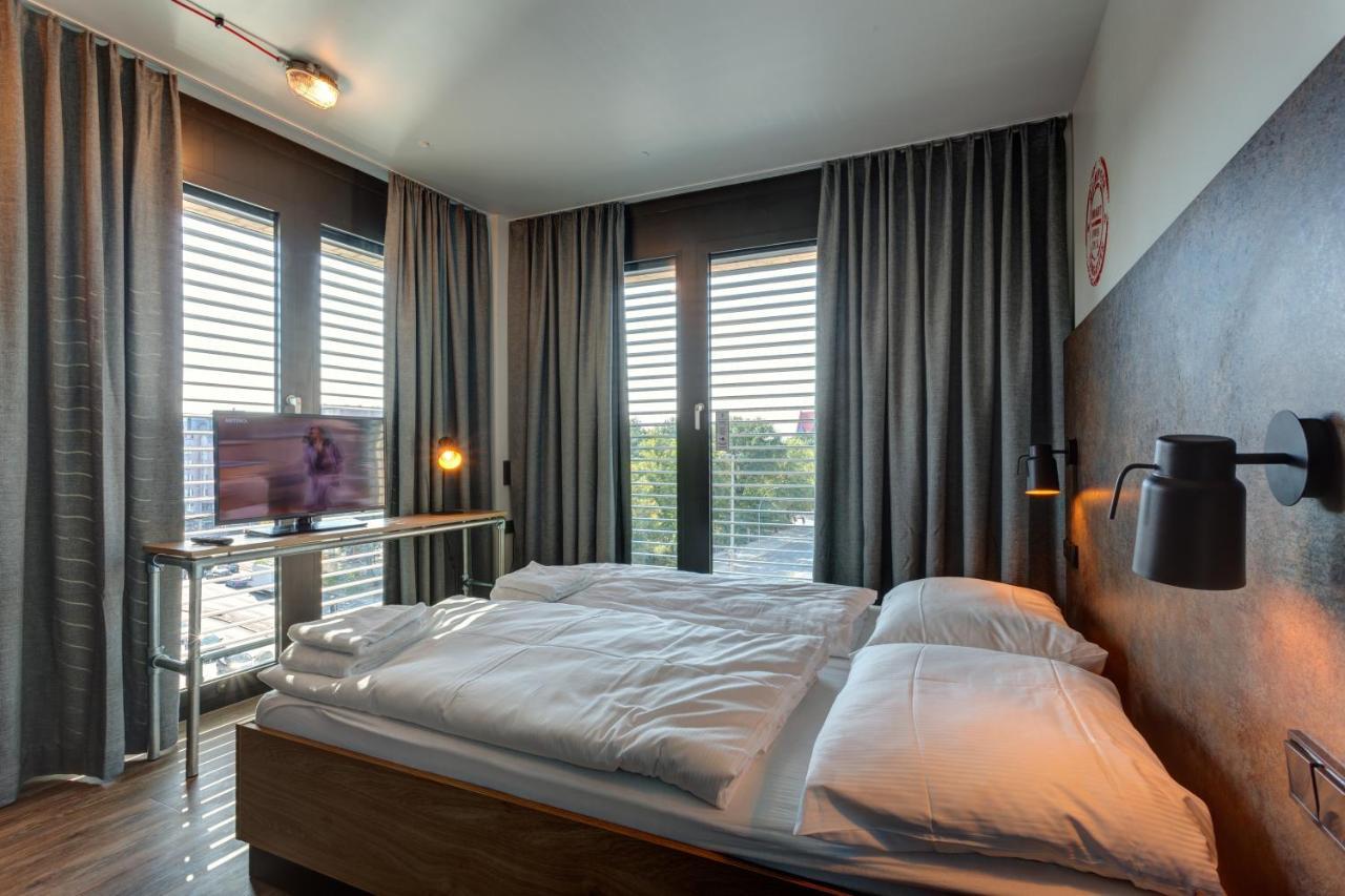 Double Room for Single Use,727374982:JPEG