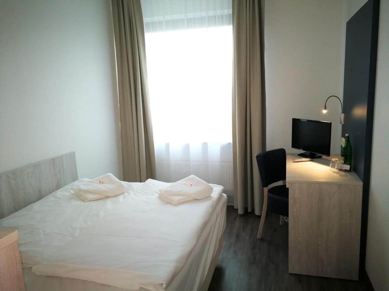Family Room,749730455:JPEG