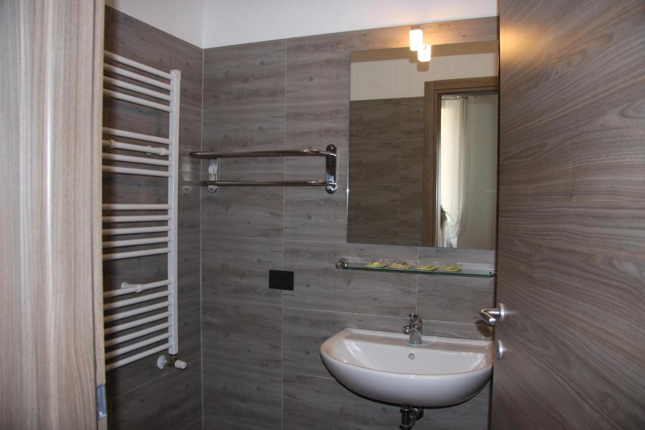 Basic Triple Room,758218897:JPEG
