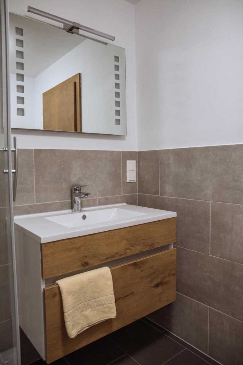 Double Room with Balcony (2 Adults + 1 Child),762387628:JPEG