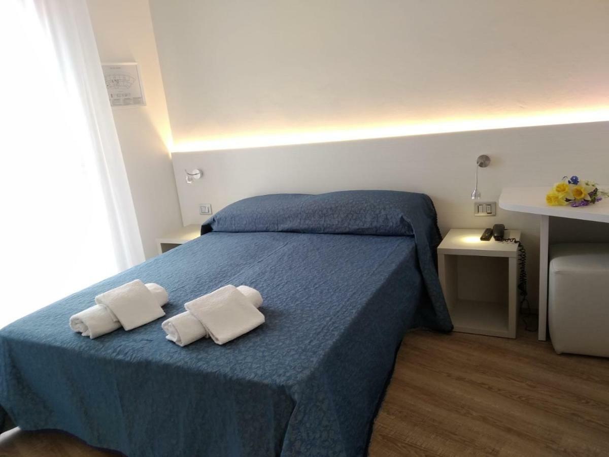 Double or Twin Room,789720369:JPEG