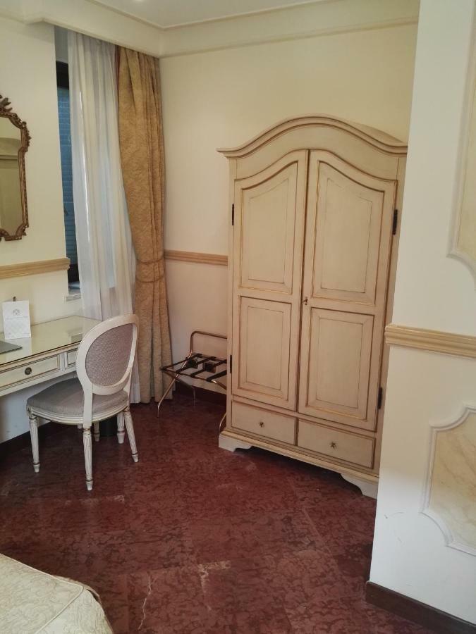 Single Room,785191959:JPEG