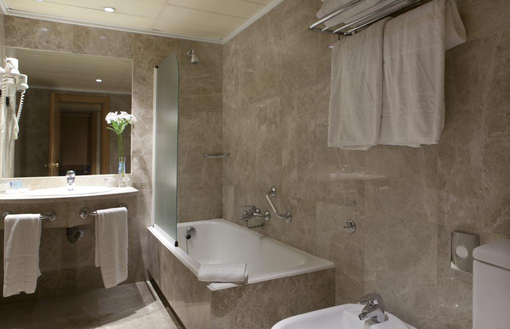 Double or Twin Room,1207574380:JPEG