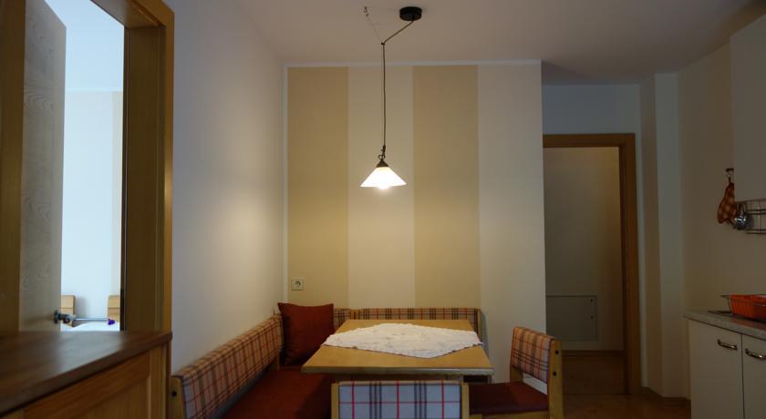 Luxury One-Bedroom Apartment,125831505:JPEG