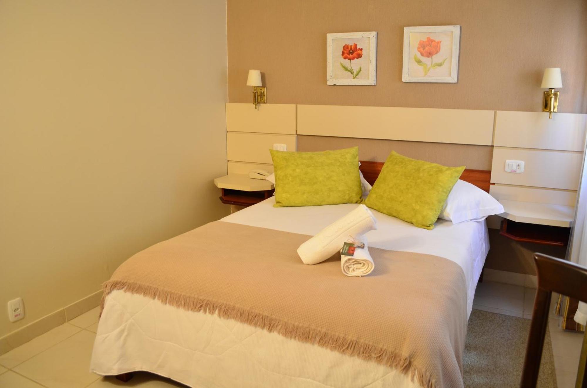 Standard Suite,1566937550:JPEG
