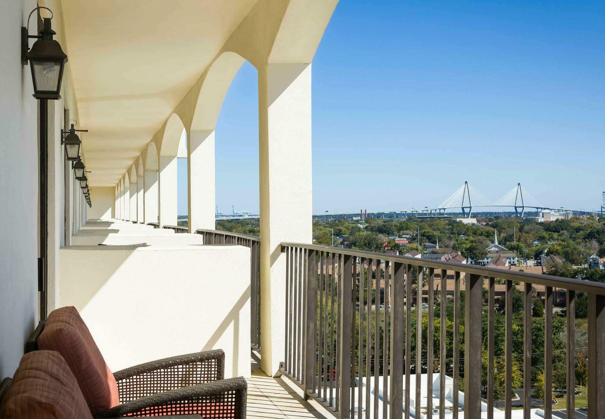 King Room Concierge Level Balcony,837350933:JPEG