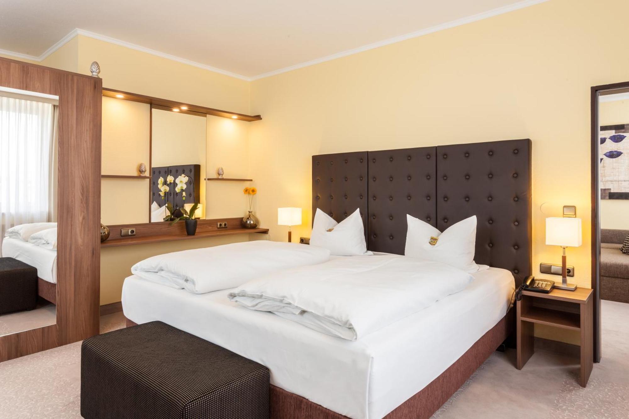 Double Suite,1360816493:JPEG