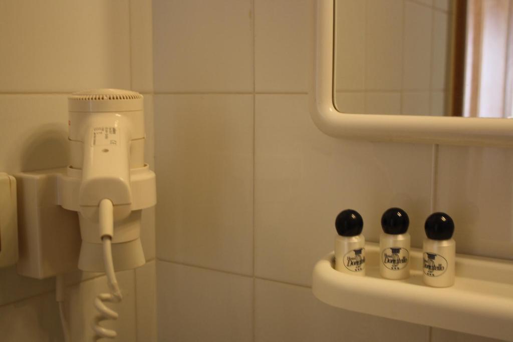 Single Room,1216152814:JPEG