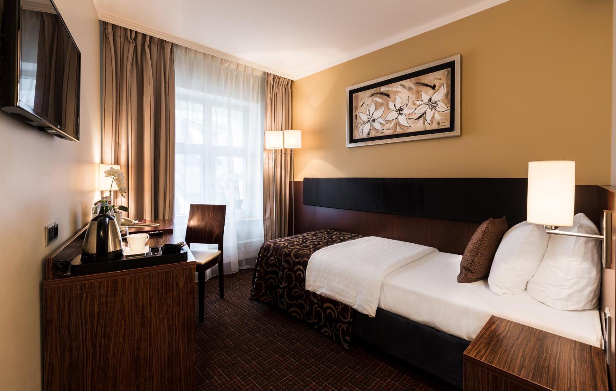 Standard Single Room,814134143:JPEG