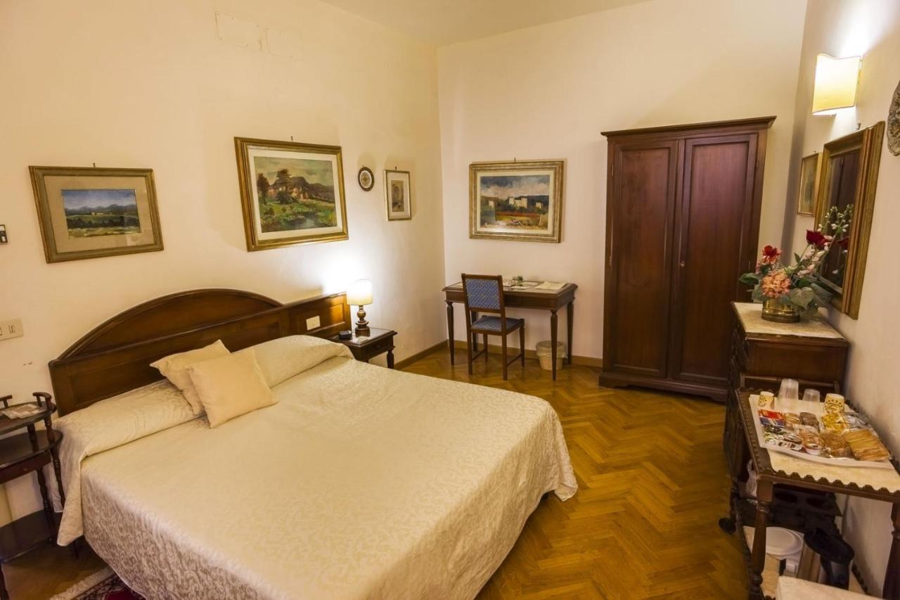 Economy Double or Twin Room,945391750:JPEG