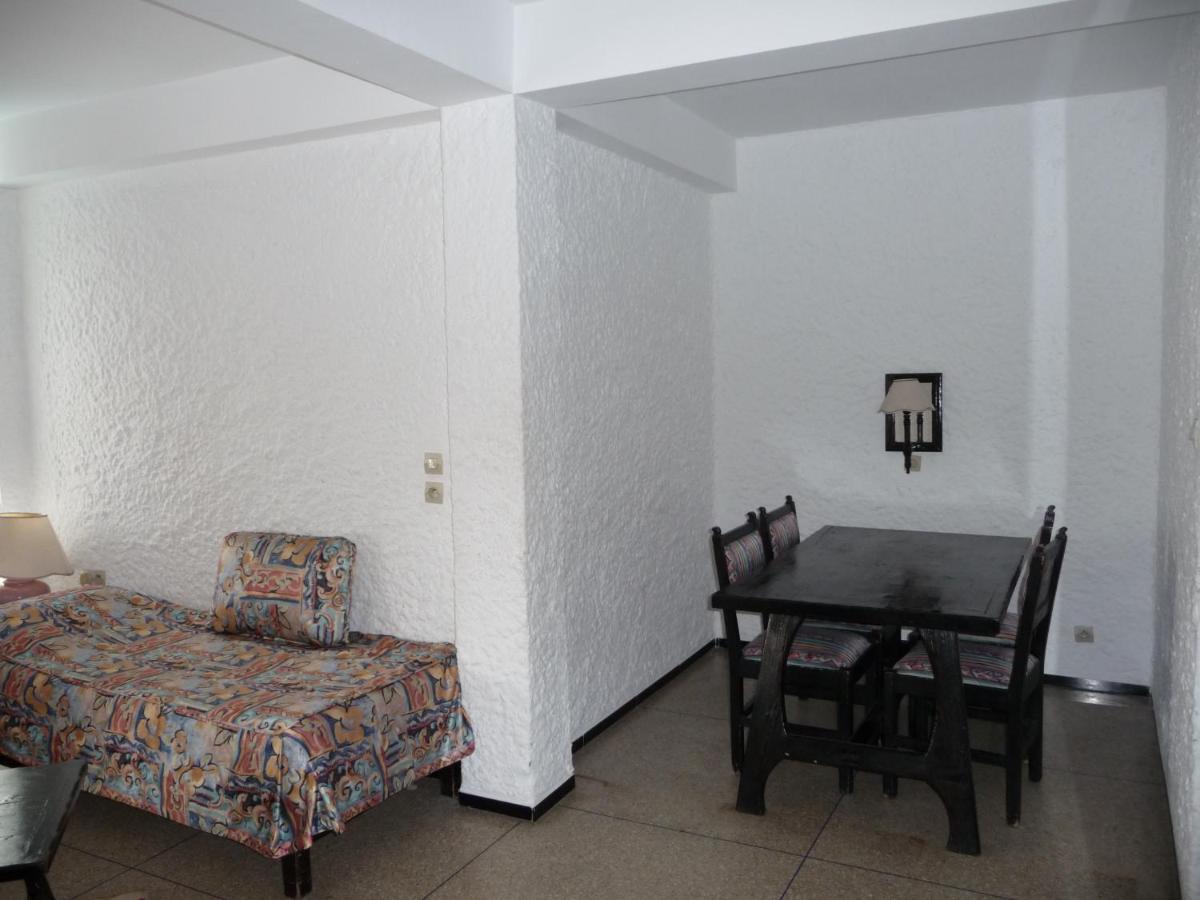 Triple Room,889702282:JPEG