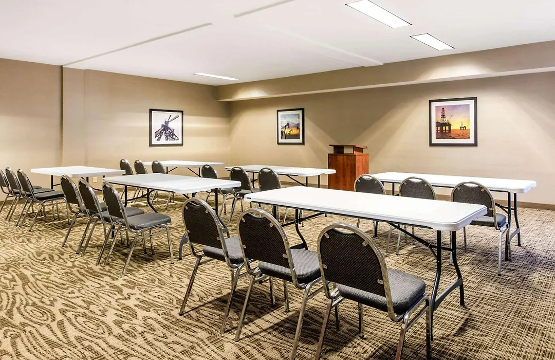 Comfort Suites-1