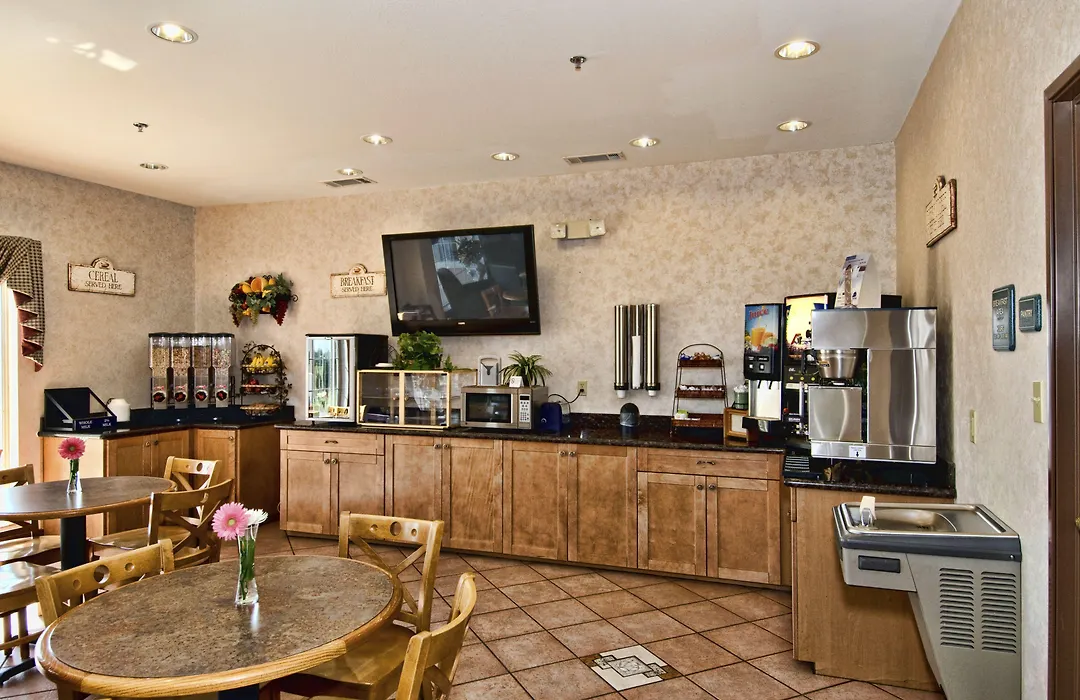 Best Western Club House Inn & Suites-1