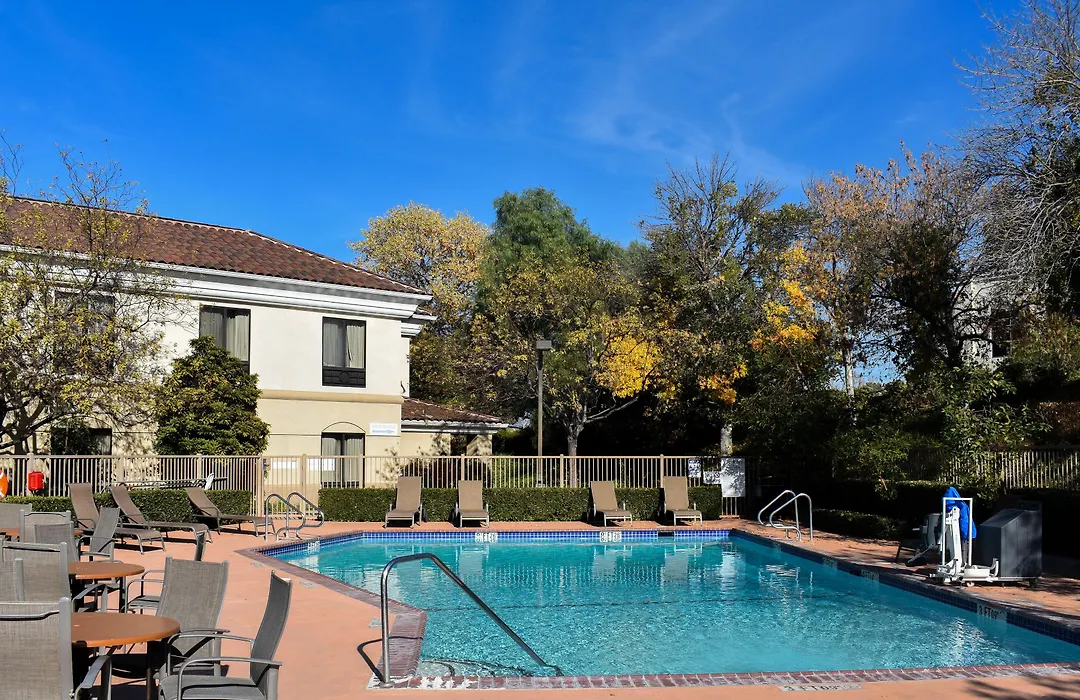 Best Western Valencia/Six Flags Inn & Suites-1