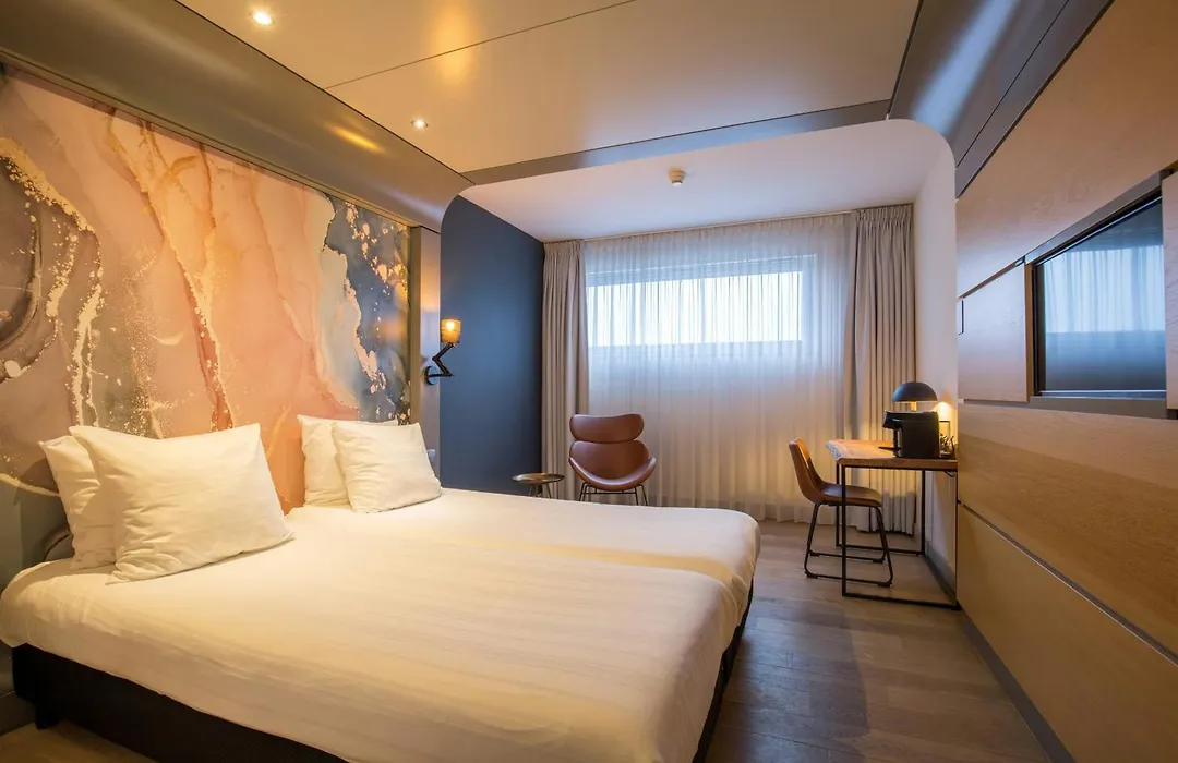 Leonardo Hotel Almere City Center-1