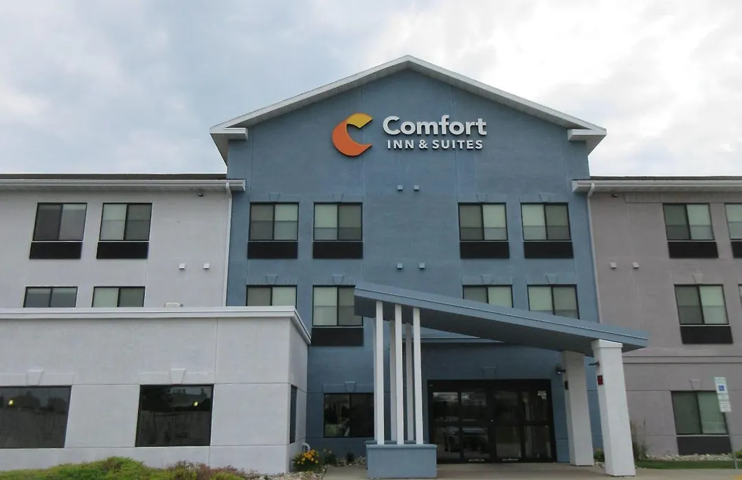 Comfort Inn & Suites Grand Forks Near Alerus Center-1