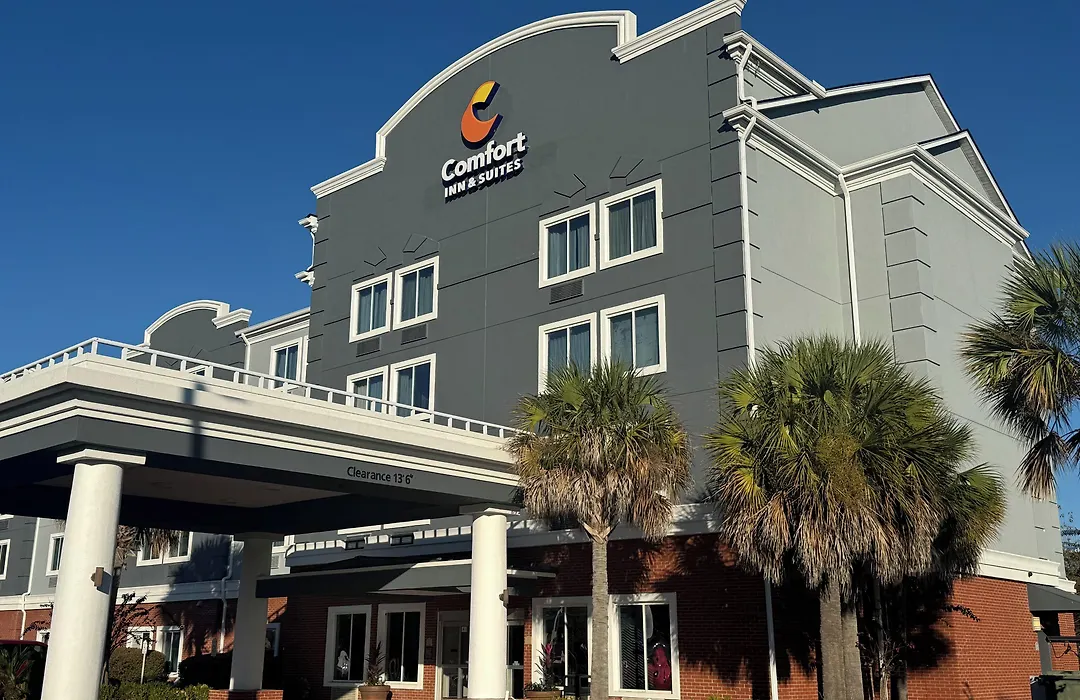 Comfort Inn & Suites North Charleston - Northwoods-1