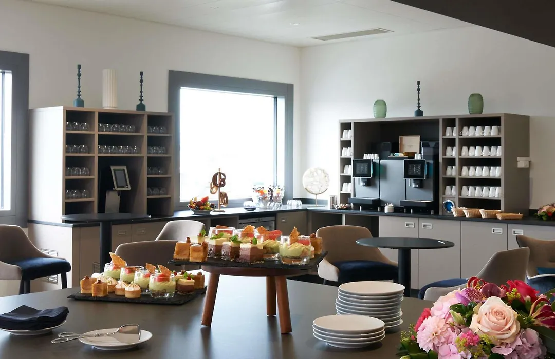 Mercure Geneva Airport-1