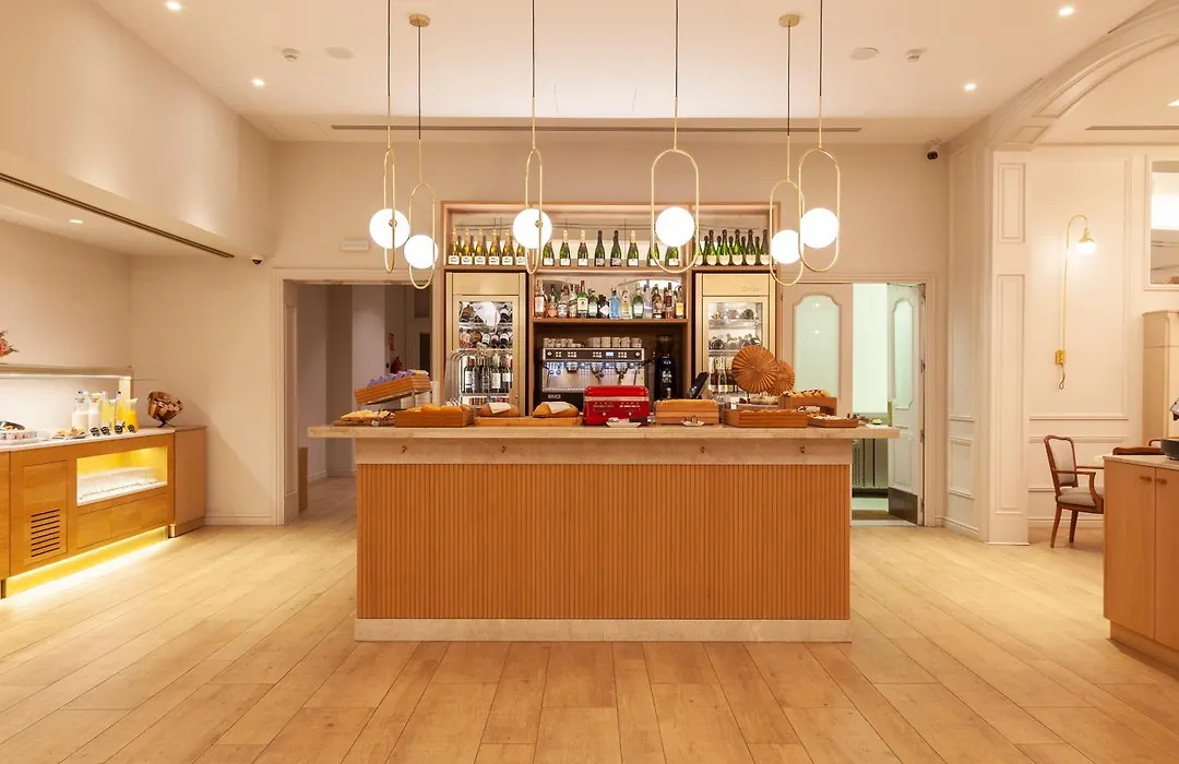Lamaro Hotel-1
