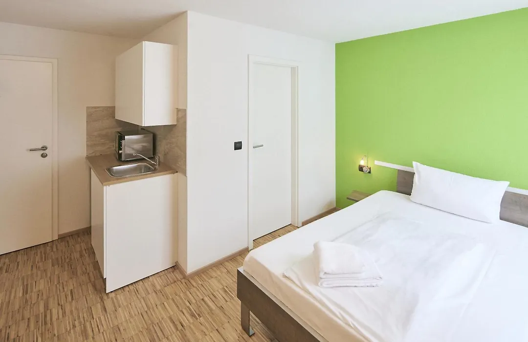 Hotel Merlin-1