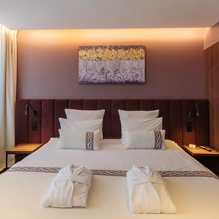 Avalon Hotel & Conferences-2