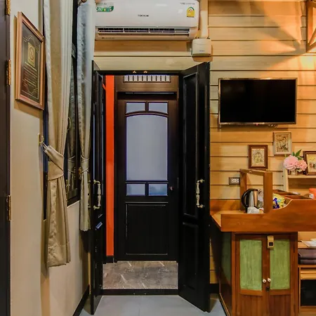 De Phanakron Boutique Hotel-3